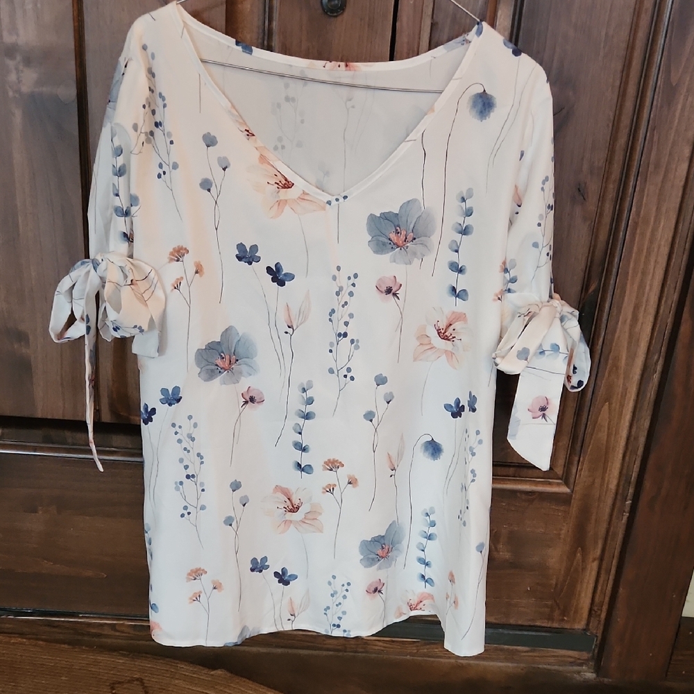 Chic Floral V-Neck Blouse with Tie Sleeves
